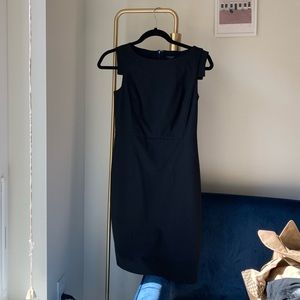 Ann Taylor Black Boatneck Sheath Dress 00P Petite
